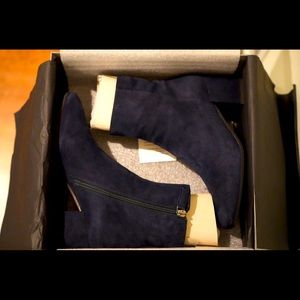 Gently used pair of Sapphire Aquatalia weatherproof Charlee Block Heel Booties.